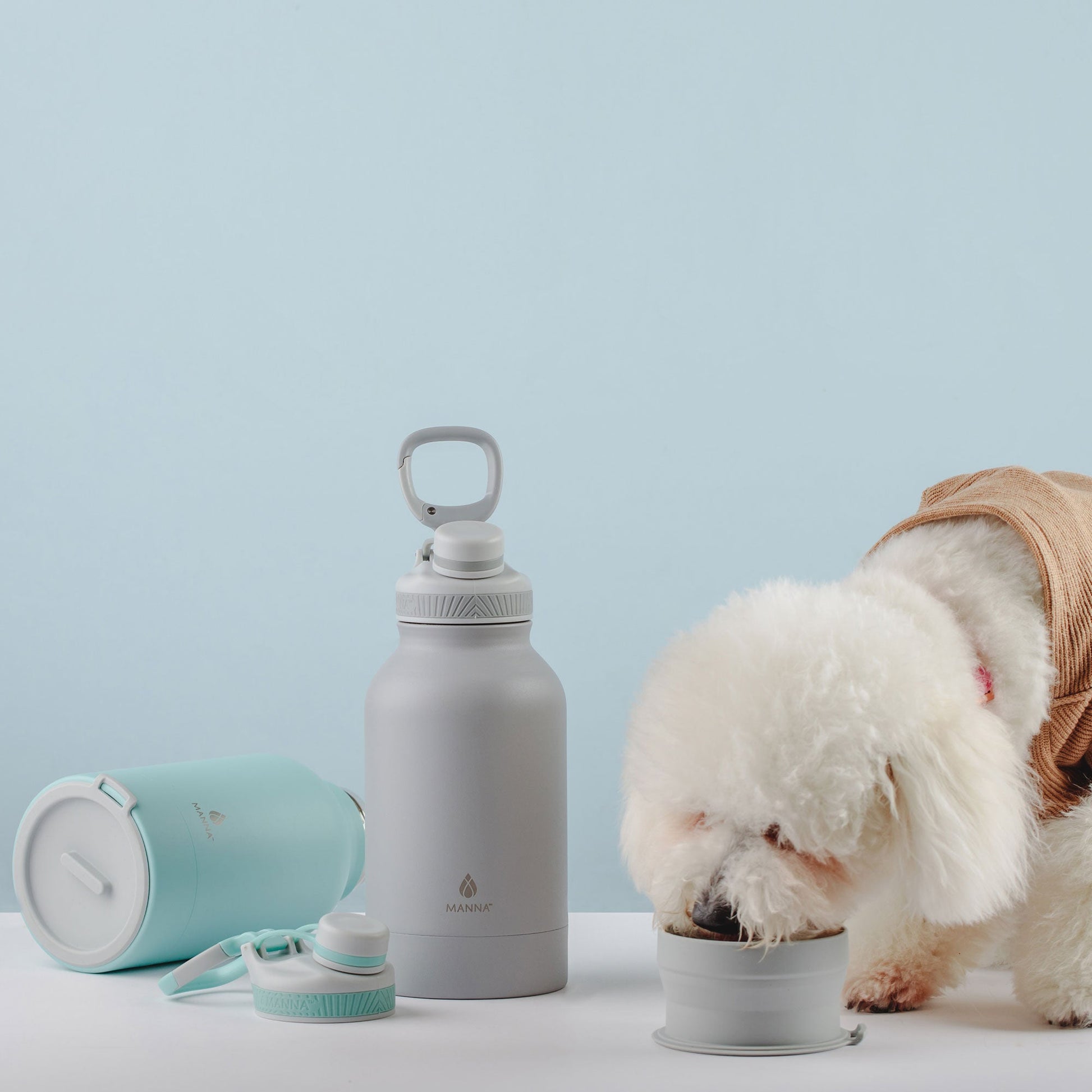 46-oz-rover-bottle-g0 WEB_156A7390_2b12558f-2e11-4712-881b-a120febc680c.jpg